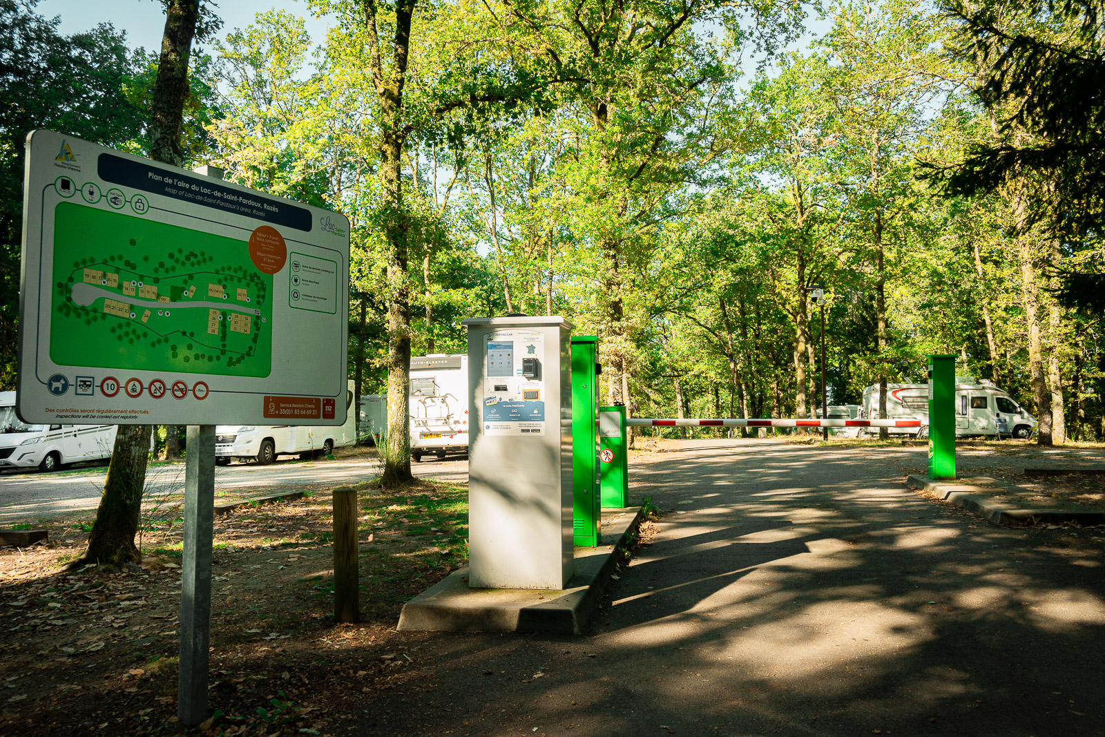 Aire Camping-car Park du Lac de Saint-Pardoux - photo 2