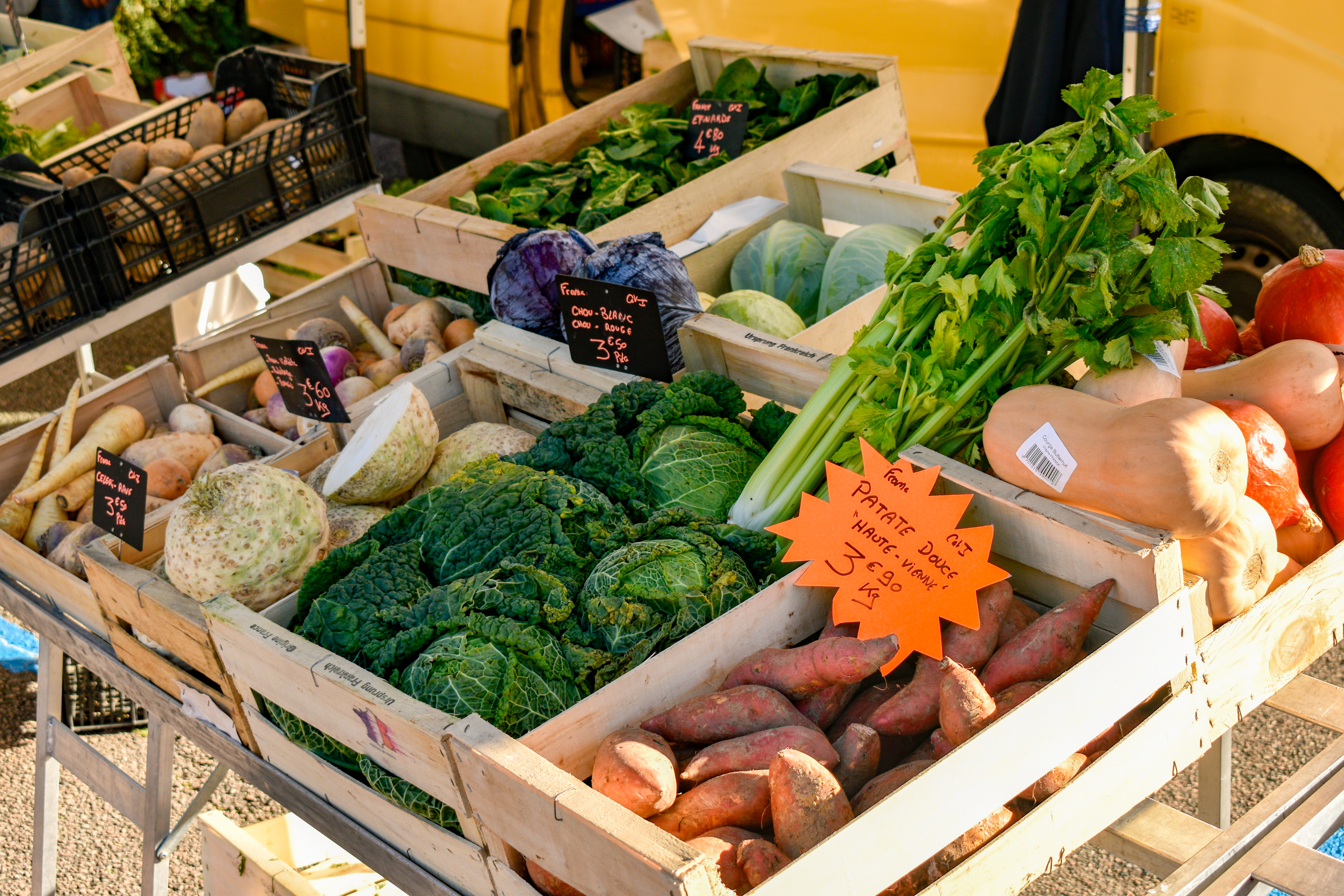 Marché hebdomadaire de Bosmie l'Aiguille