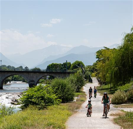 La voie verte de Nay à Baliros La voie verte de Nay à Baliros