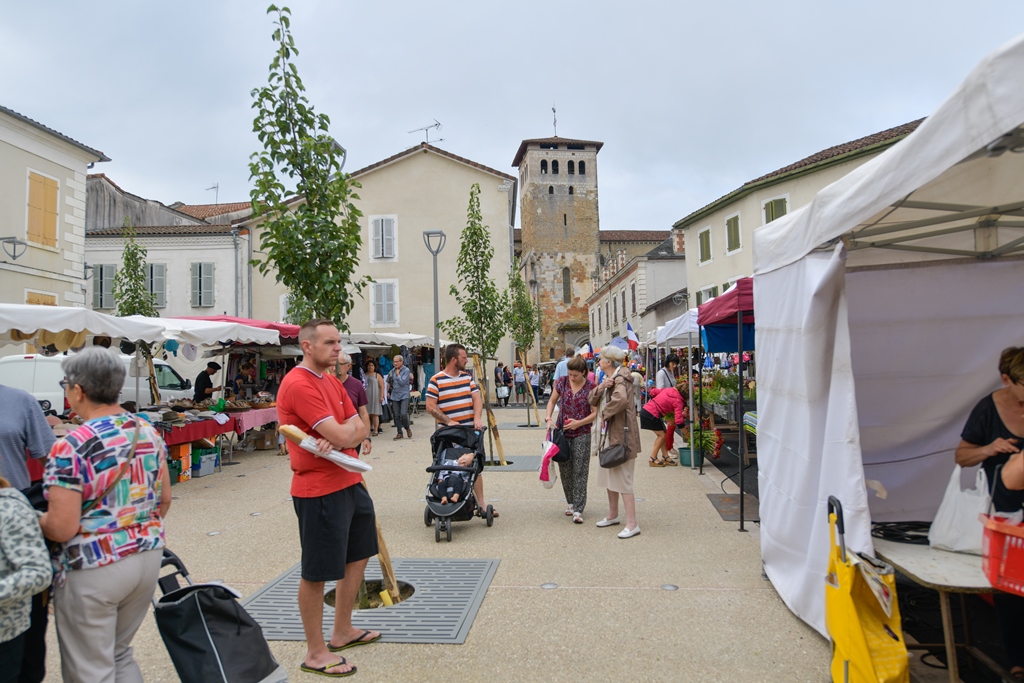 Marché traditionnel et fermier en musique, Saint-Sever