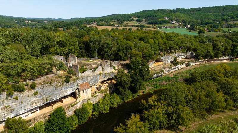 Les vacances d'été au village troglodytique de la Madeleine