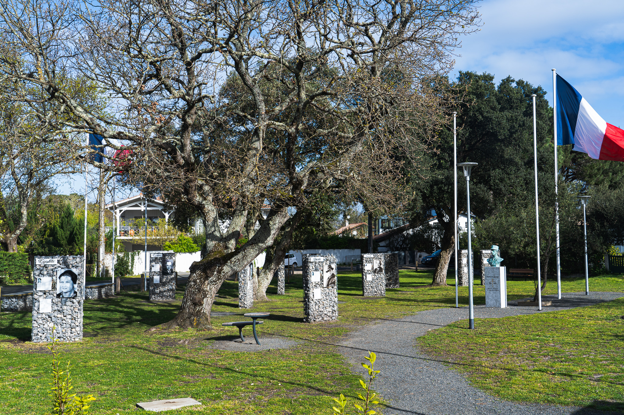 Square des grands principes républicains