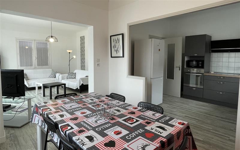 Location 130 Cazeaux 