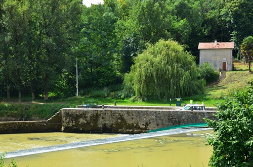 La Randonnée des bastides et châteaux en Albret, Lavardac - photo 12