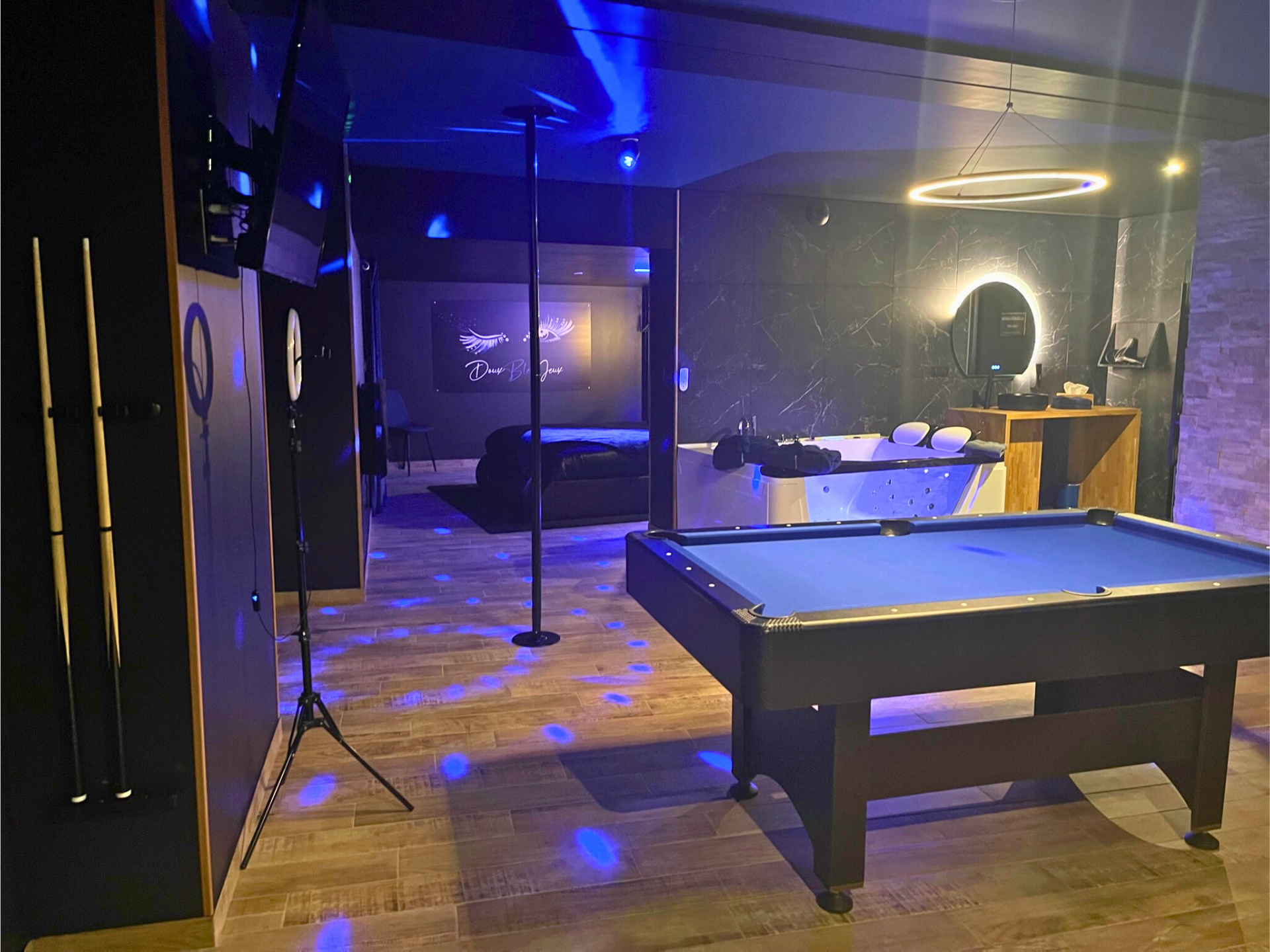 DOUX BLEU JEUX - Suite Cléopâtre