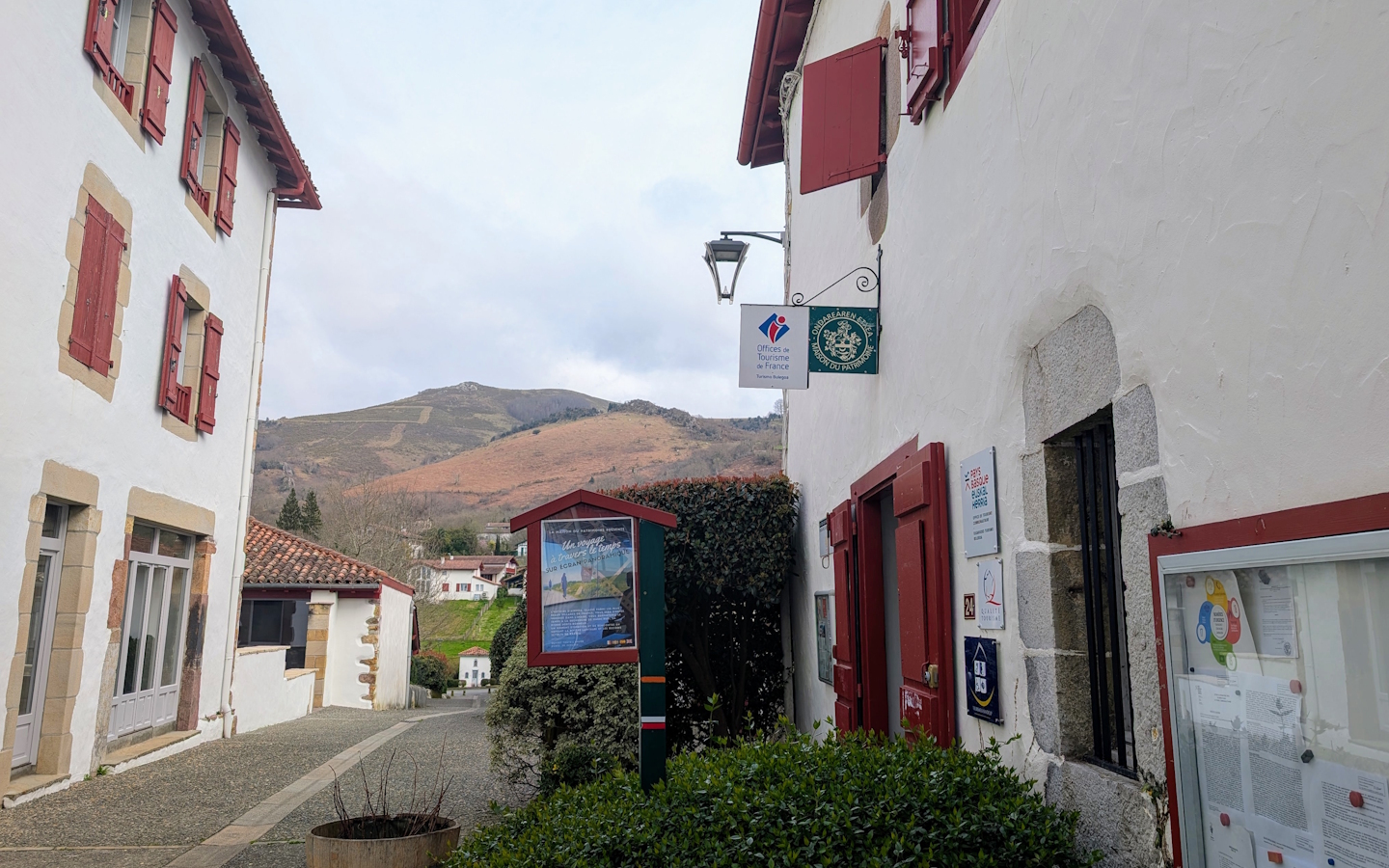 Bureau d'Accueil Touristique  d'Ainhoa - Office de Tourisme Pays Basque — Offices de tourisme à Pays Basque