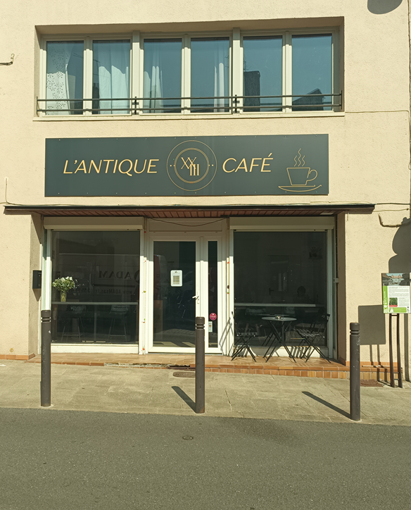 L'Antique XXIII Café
