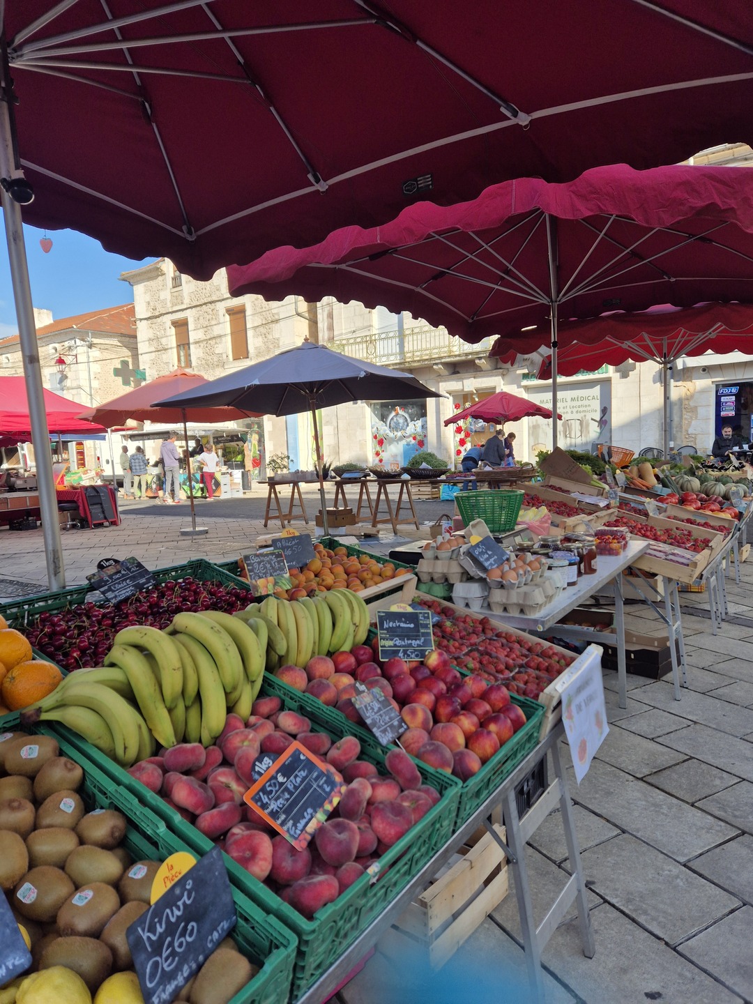 Marché hebdomadaire du vendredi à Vergt