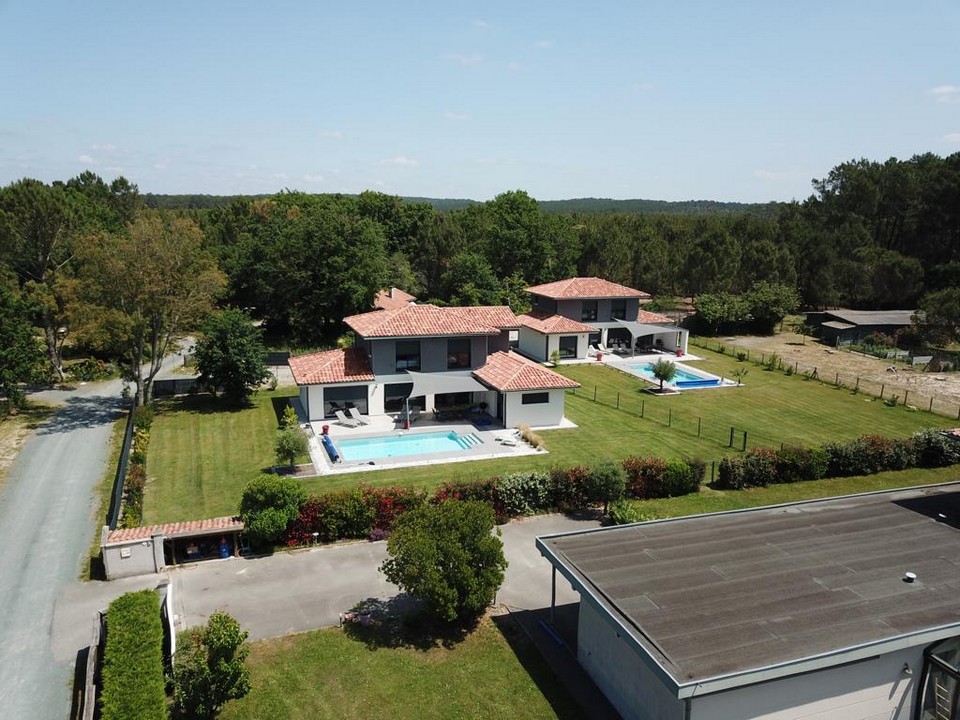 Domaine de Branouns - Villa des Pins