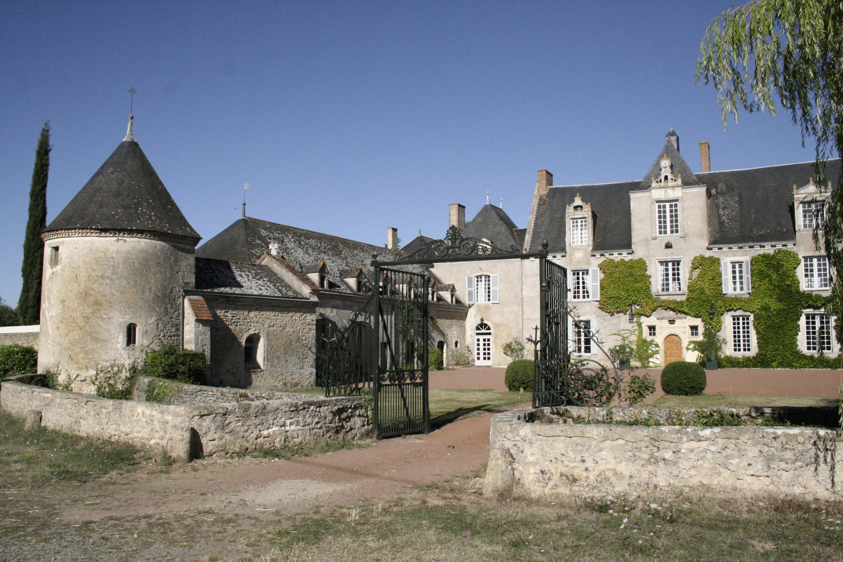 Château de Maurivet, Oroux - photo 2