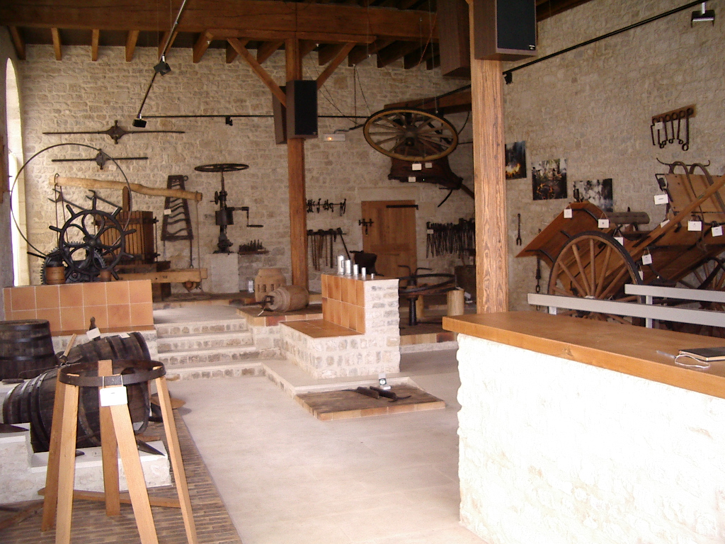 Musée du Charronnage et de la Tonnellerie, Coulonges-sur-l'Autize - photo 4