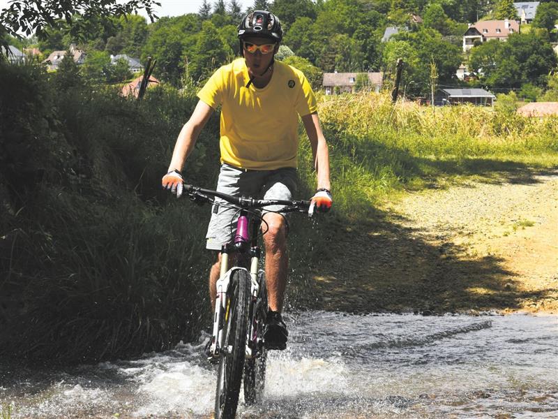 Maucor : du Pont Long aux coteaux à VTT