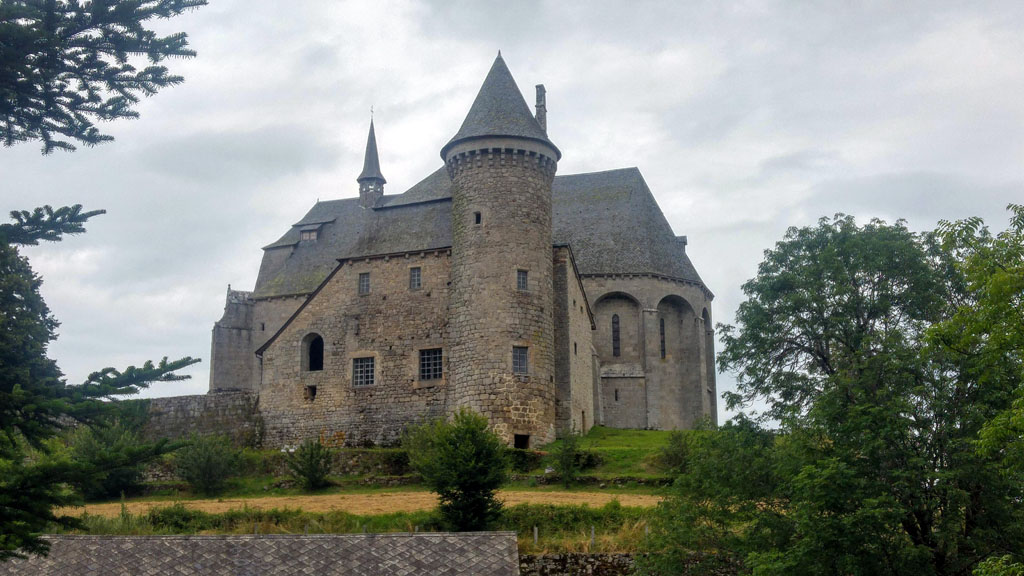 Le prieuré de Saint-Angel, Saint-Angel