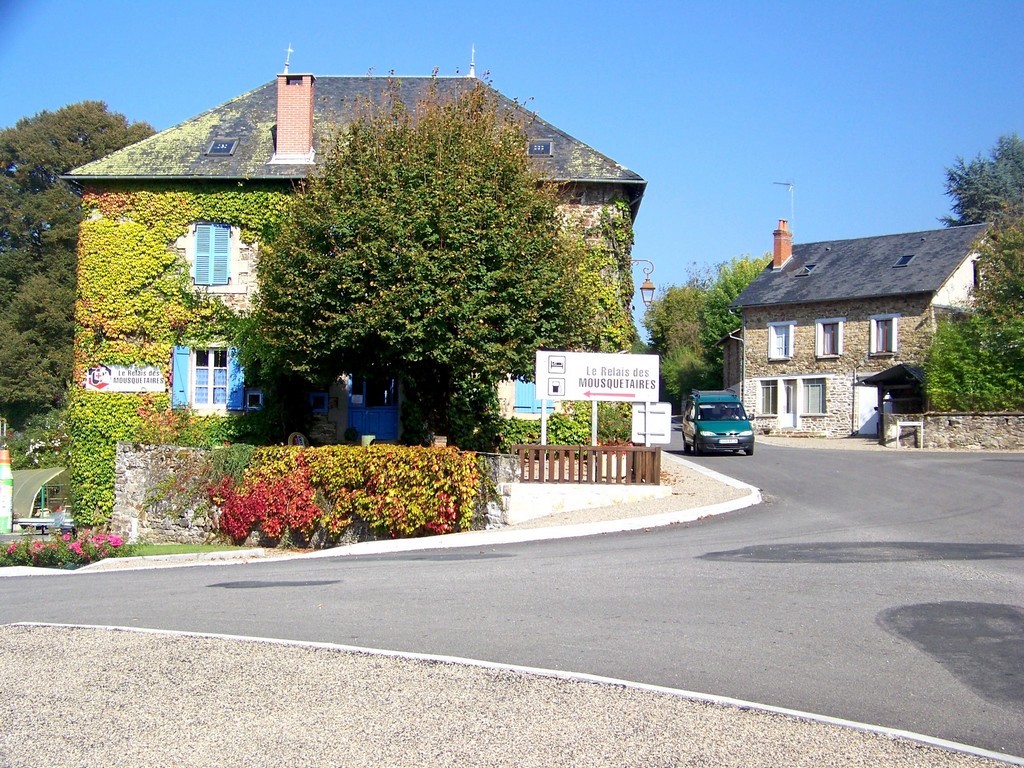 Aire d'accueil de camping-cars de Condat sur Ganaveix, Condat-sur-Ganaveix - photo 2