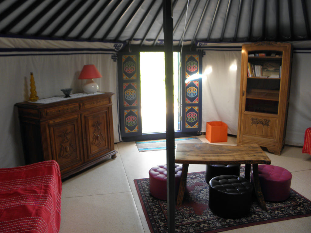 La Cour des Abeilles - photo 2