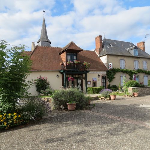 L'Hostellerie du Bourg-d'Hem et le Bistrot des Arts