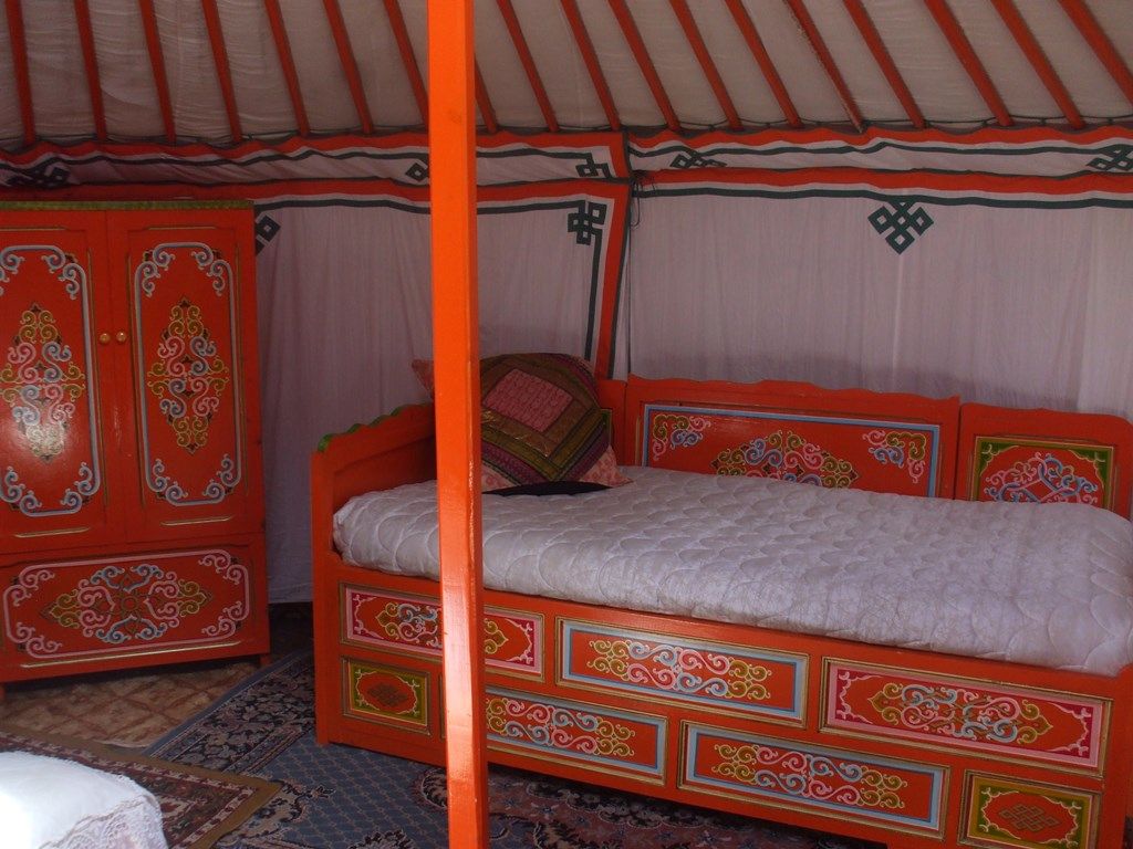 Yourte "Kirguiz", Vallière