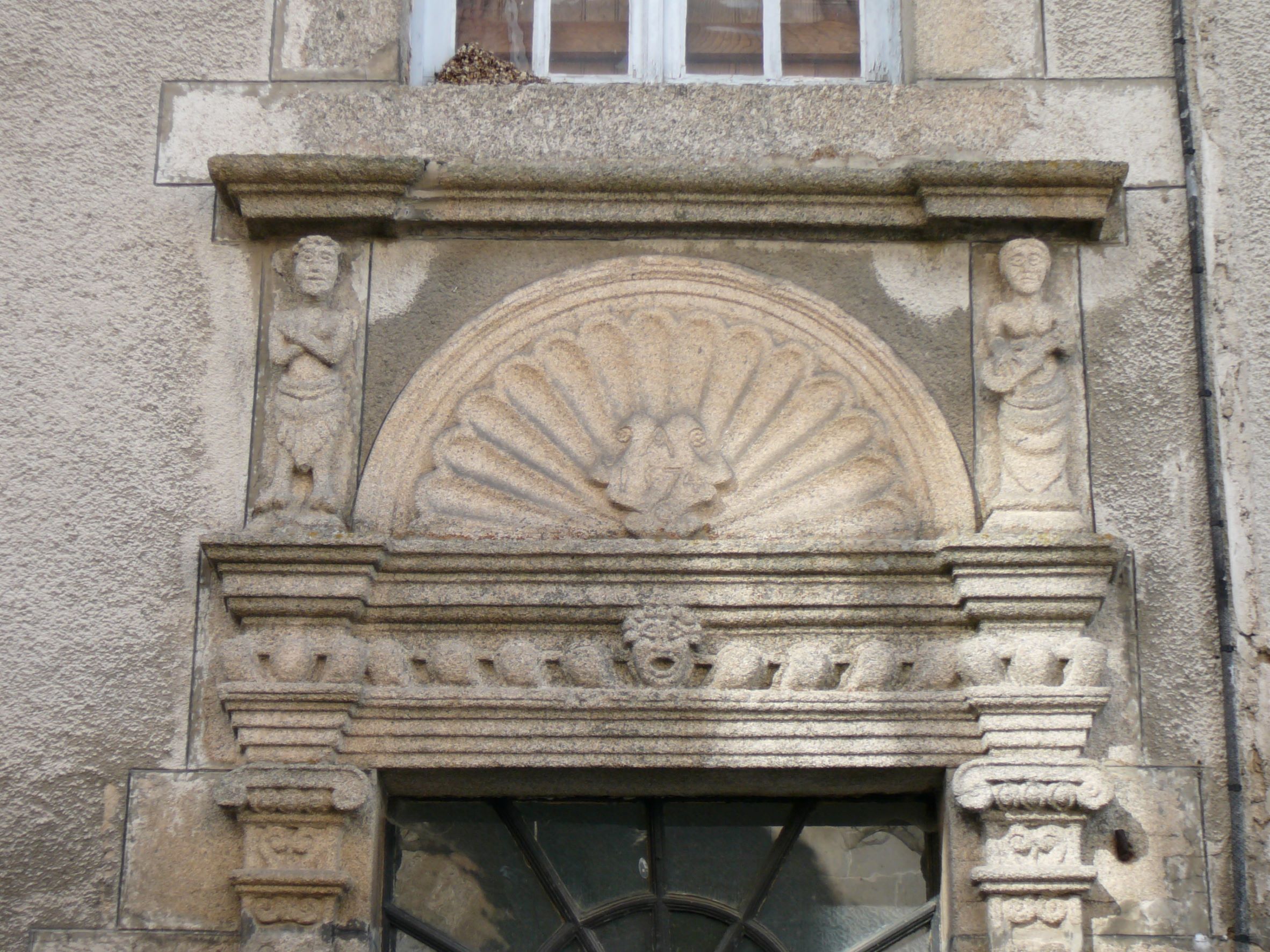 La porte de la Maison Boyron, Châtelus-Malvaleix