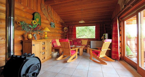 Gite insolite: Domaine de la Vergnolle Fustes en bois "le Trappeur' - photo 5