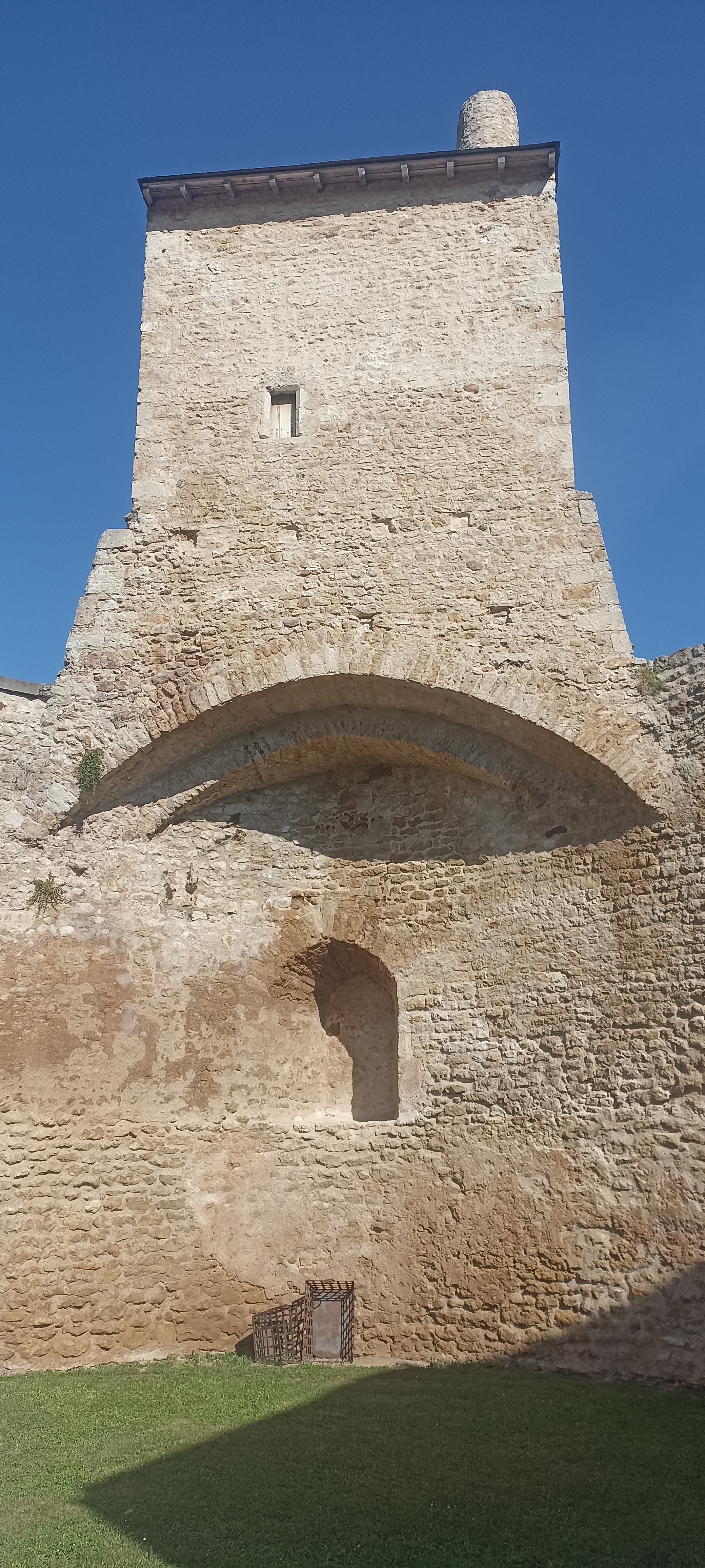 Le Vieux Château, Airvault - photo 2