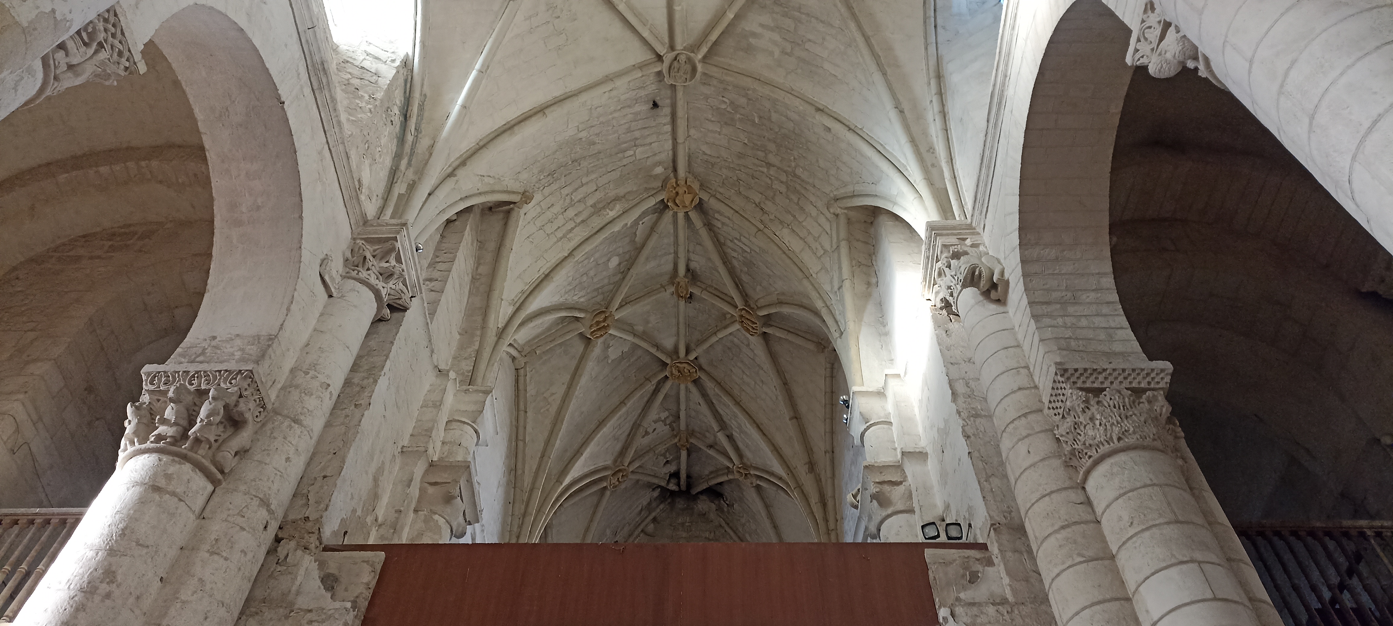 L'église abbatiale Saint-Pierre, Airvault - photo 7