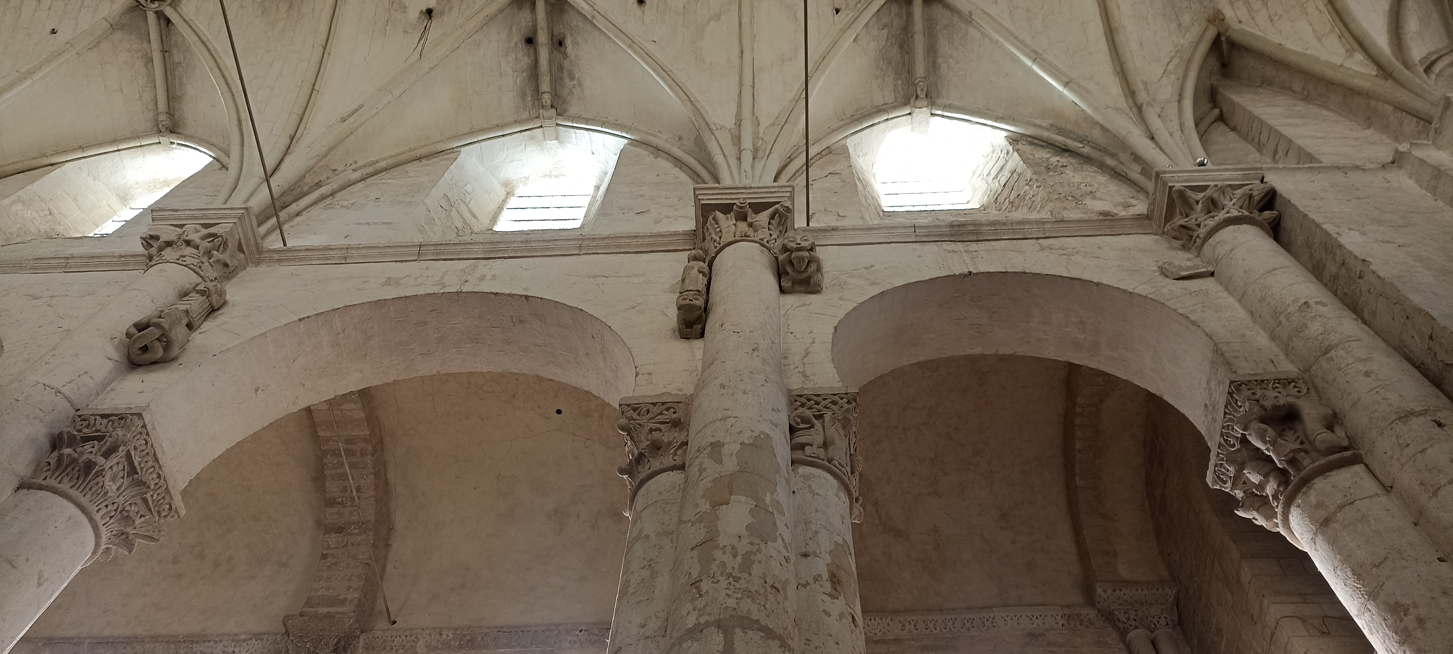 L'église abbatiale Saint-Pierre, Airvault - photo 2