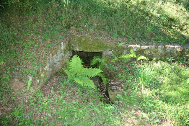 La fontaine et le lavoir du Chier, La Chapelle-Taillefert - photo 2