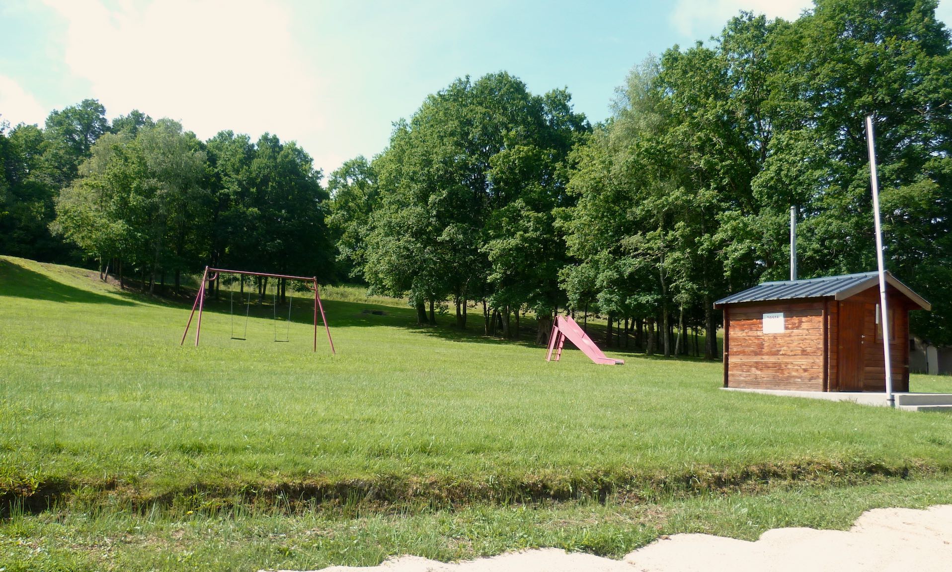 Aire d'accueil camping-car - photo 3