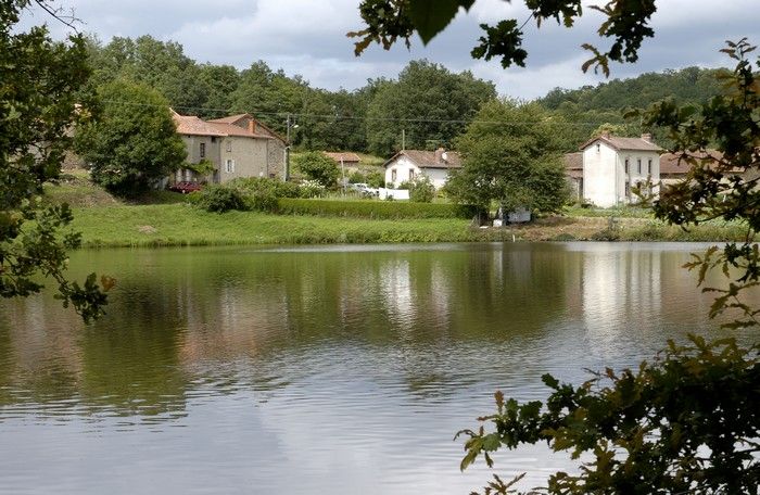 Pêche à l'étang de la Pouge, Saint-Auvent - photo 4