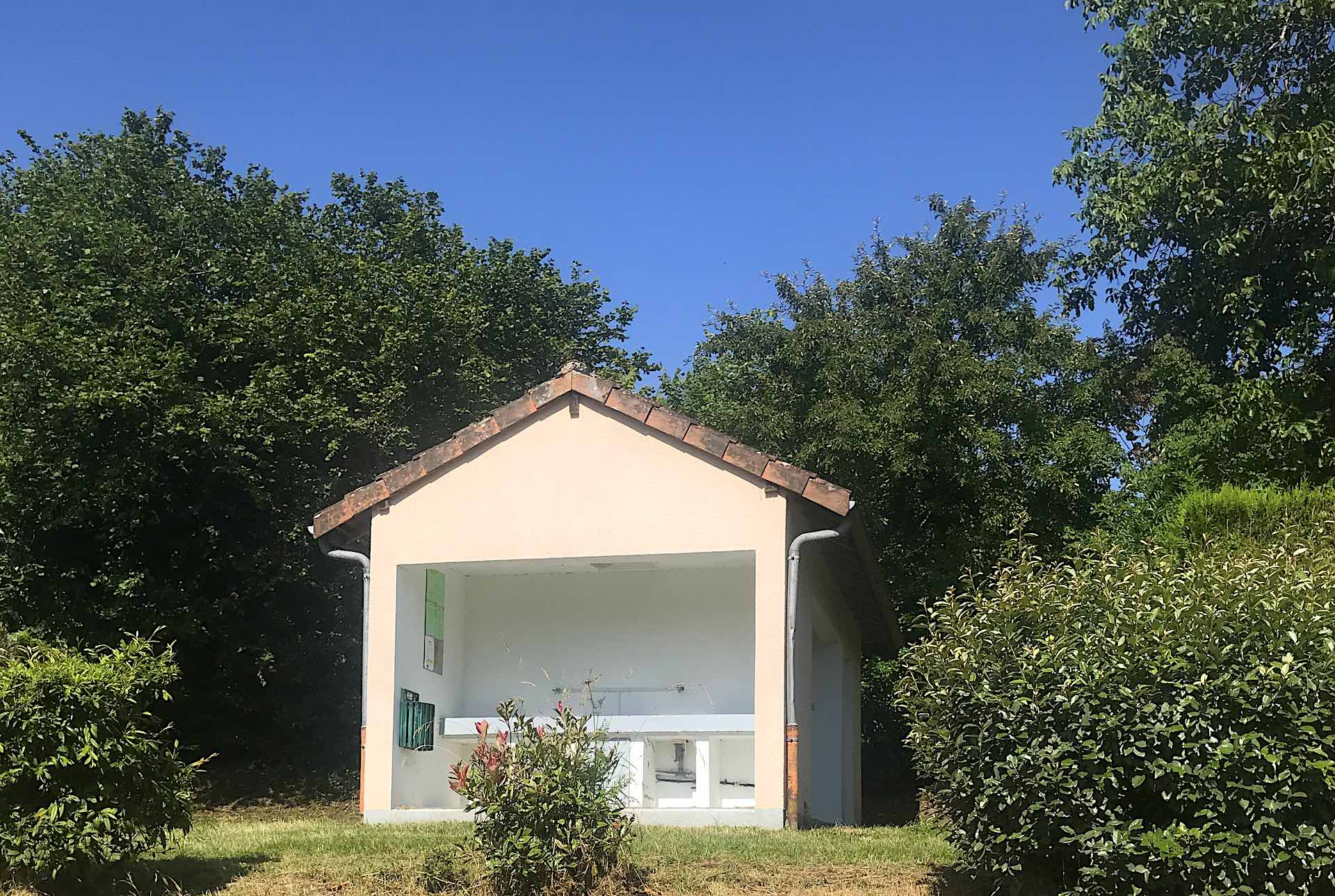 Aire de services Camping de mon village de Cieux - photo 3