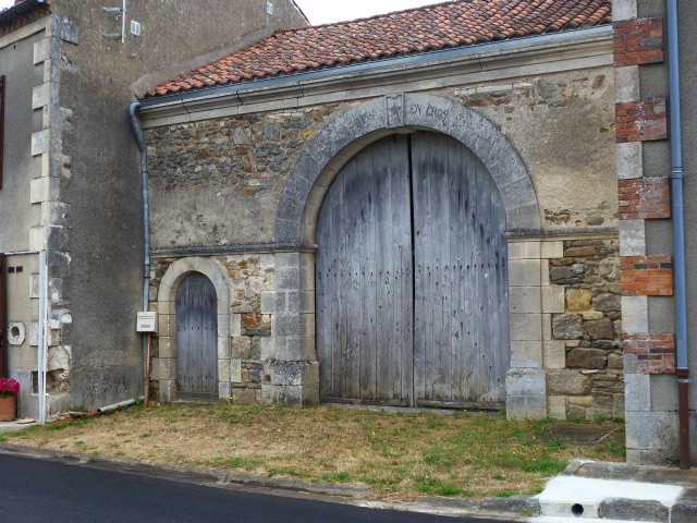 Rochers de l'Isop, Saint-Martial-sur-Isop - photo 4