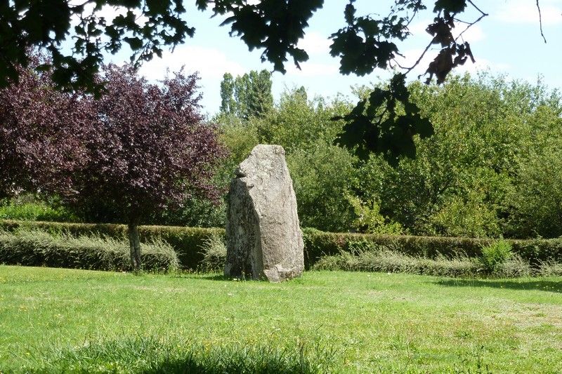 Pierre du Général et jardin d'amour, Bessines-sur-Gartempe - photo 3