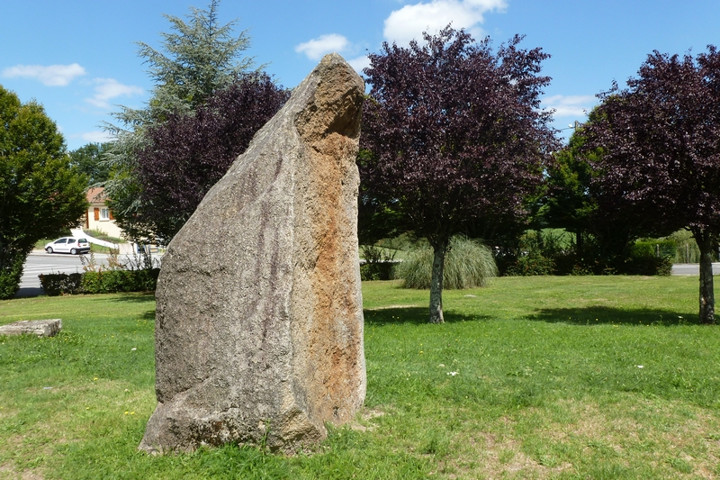 Pierre du Général et jardin d'amour, Bessines-sur-Gartempe