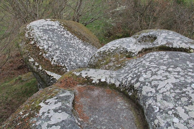 Pierre tremblante, Saint-Léger-la-Montagne
