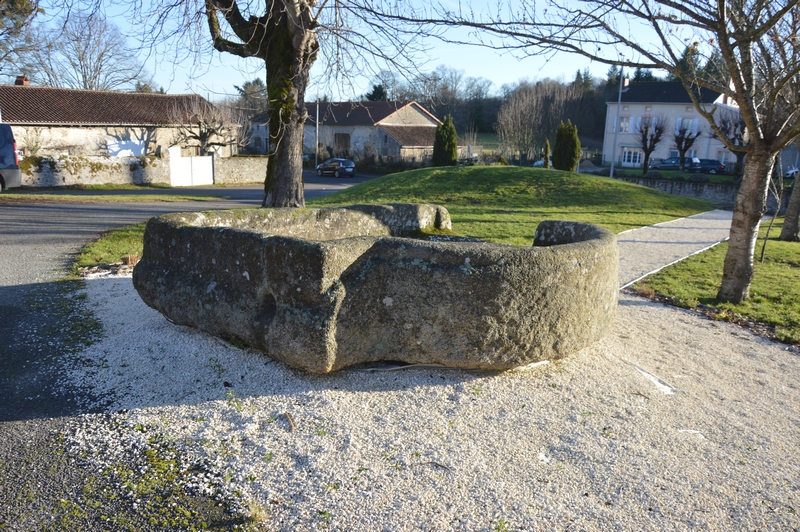 Baptistère, Nantiat - photo 3