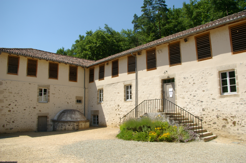Corps au fusain au Moulin du Got, Saint-Léonard-de-Noblat - photo 2
