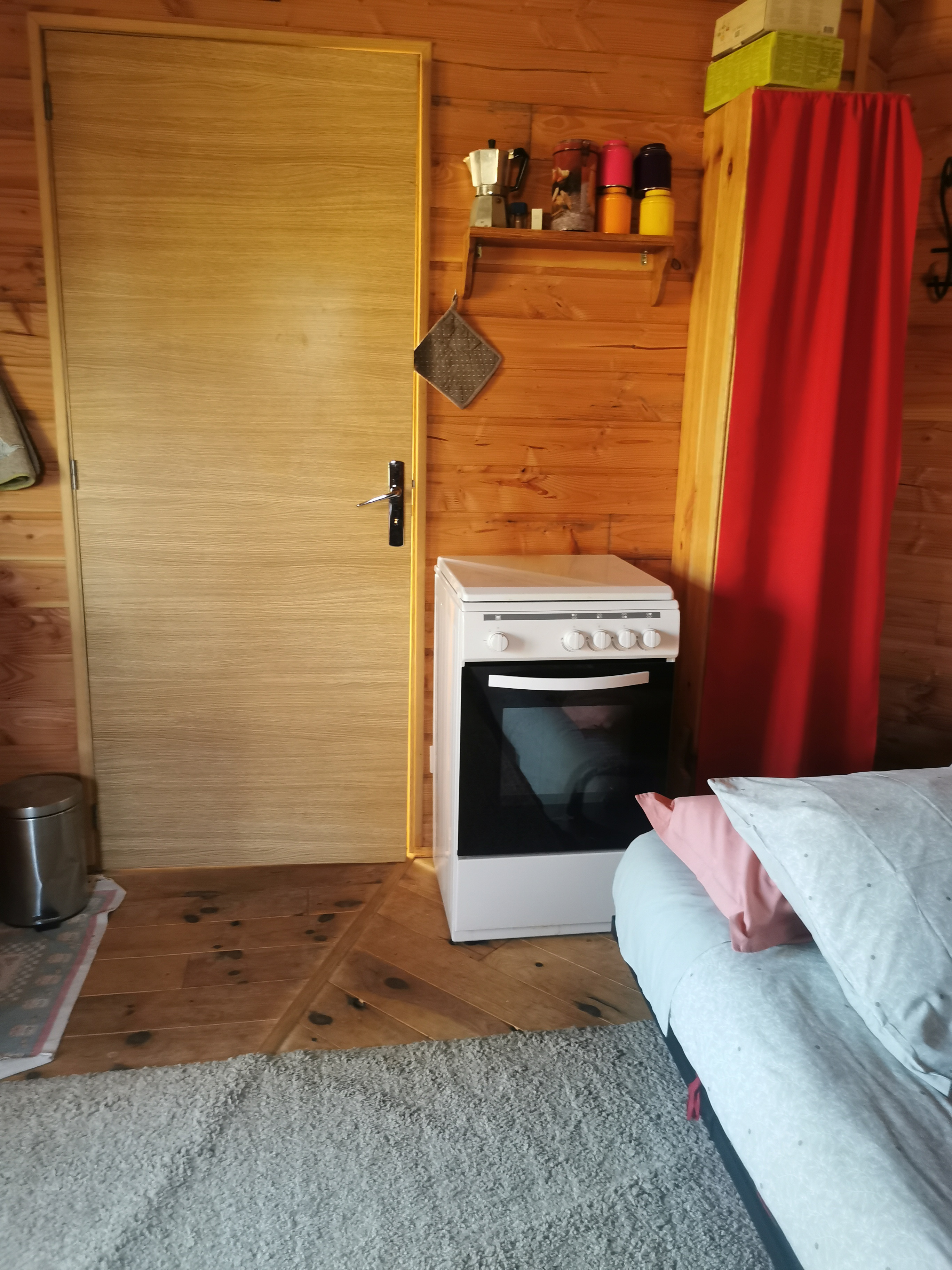 Cabane sur Pilotis les Bois de Saint Auvent, La Geneytouse