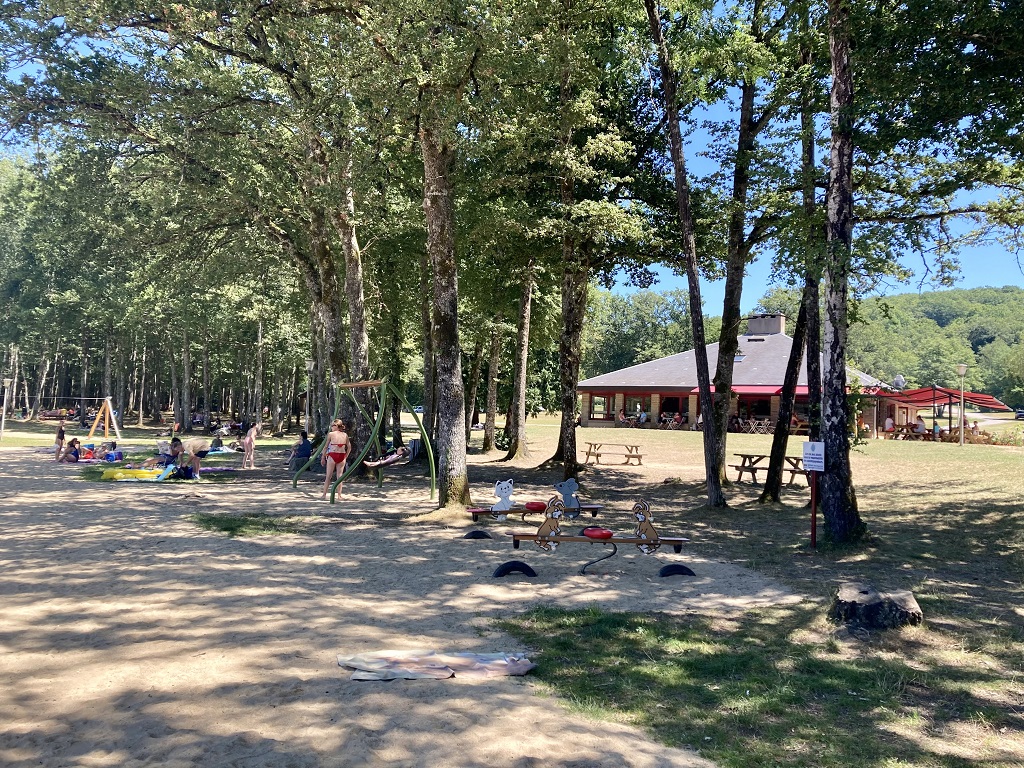 Plage du lac de Ste Hélène, à Bujaleuf, Bujaleuf - photo 4