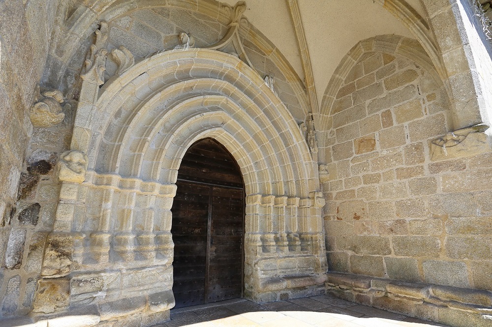 Eglise Saint Jacques, Chaumeil