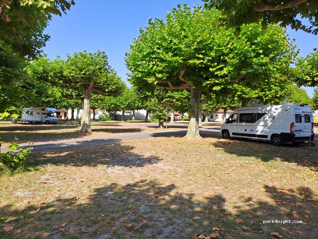 Aire de camping-car de Houeillès - photo 2