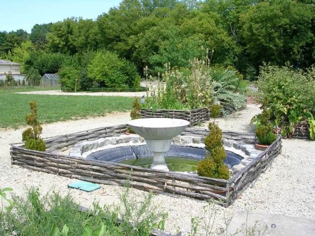 Jardin Jeanne d'Albret, d'inspiration médiévale, Aixe-sur-Vienne