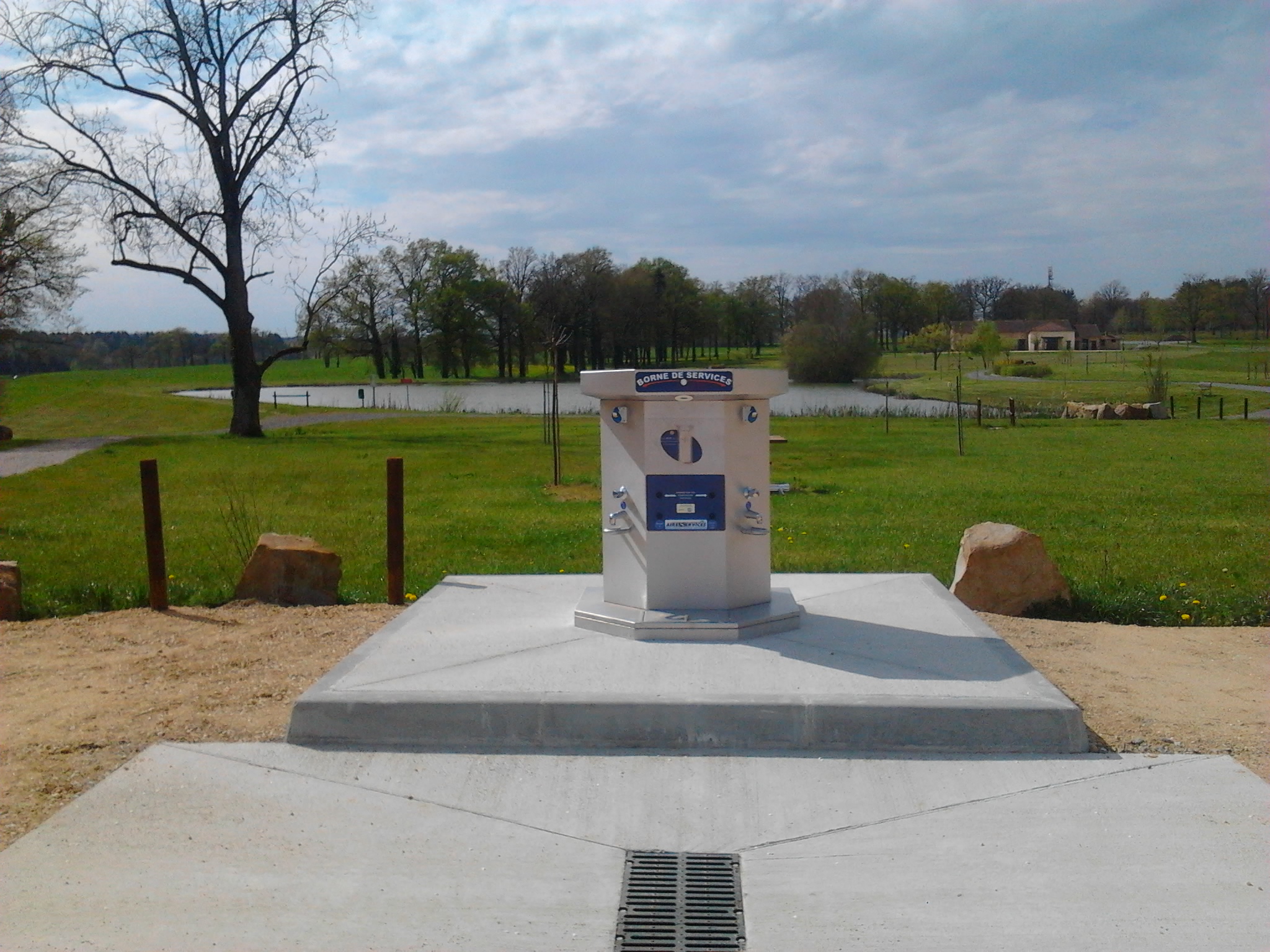 Aire d'accueil camping-cars - photo 4