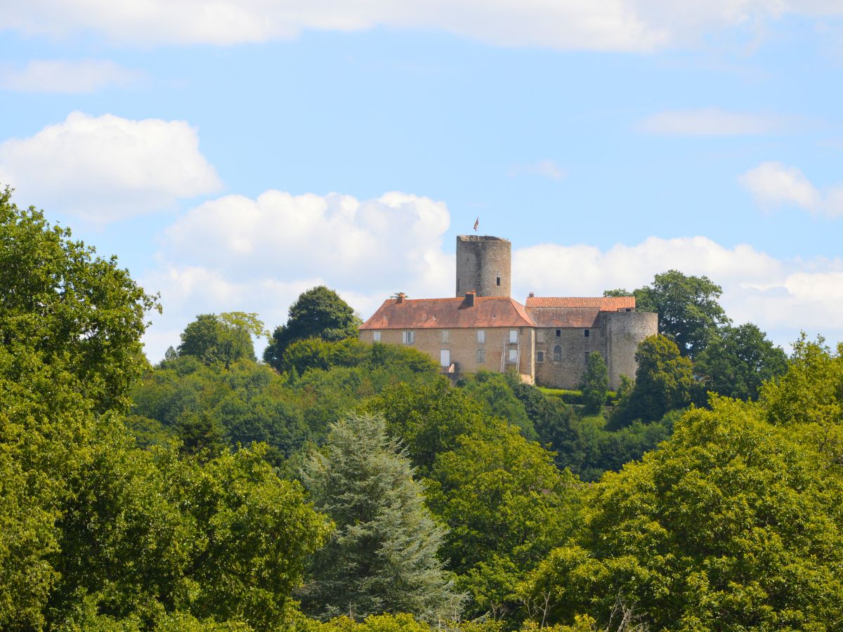 V737 Rochechouart - Châlus - Thiviers — photo 2