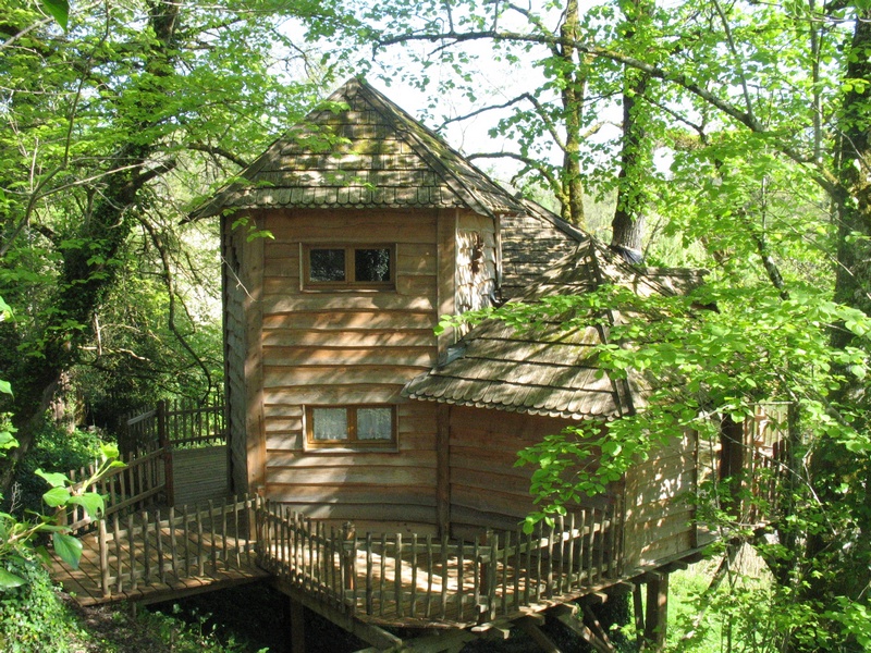 Château Gauthié : Cabane Gite dans les arbres au bord du lac, Monmarvès - photo 6