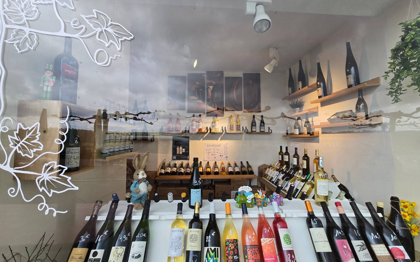 Cave à vins, épicerie fine et vente de spiritueux - "La Cave Vivante" — photo 2