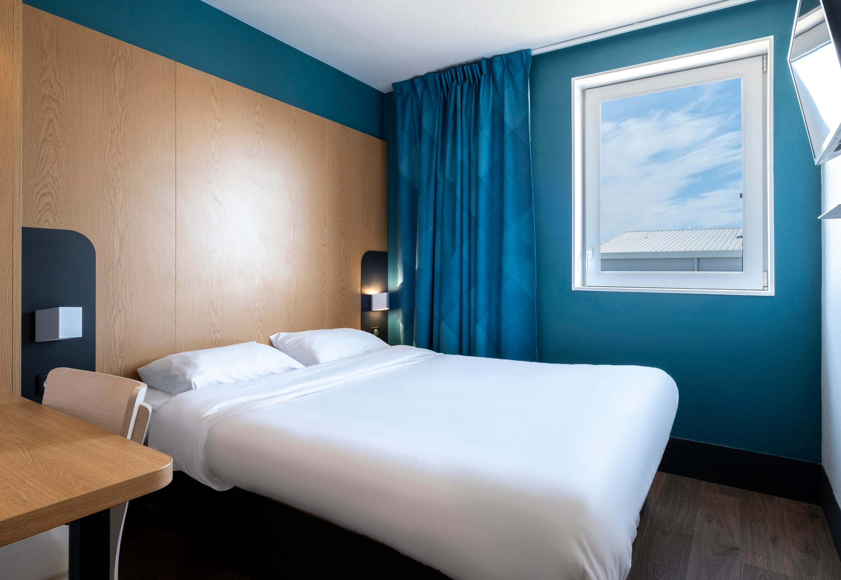 B&B Hôtel Niort Marais poitevin EST