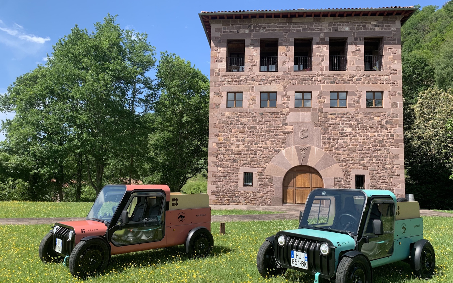 Echappée en quadricycle électrique E-Pottok et visite du Domaine Brana, Uhart-Cize