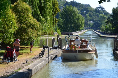 Le pont-canal, boulevard de l'eau, Le Passage