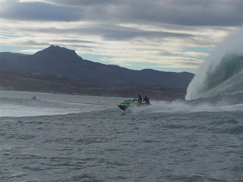 La vague géante Belharra