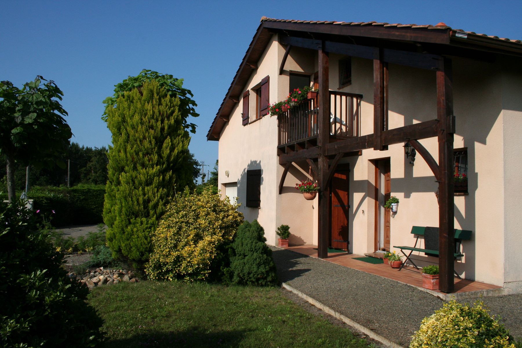 M. PEYRELONGUE Robert